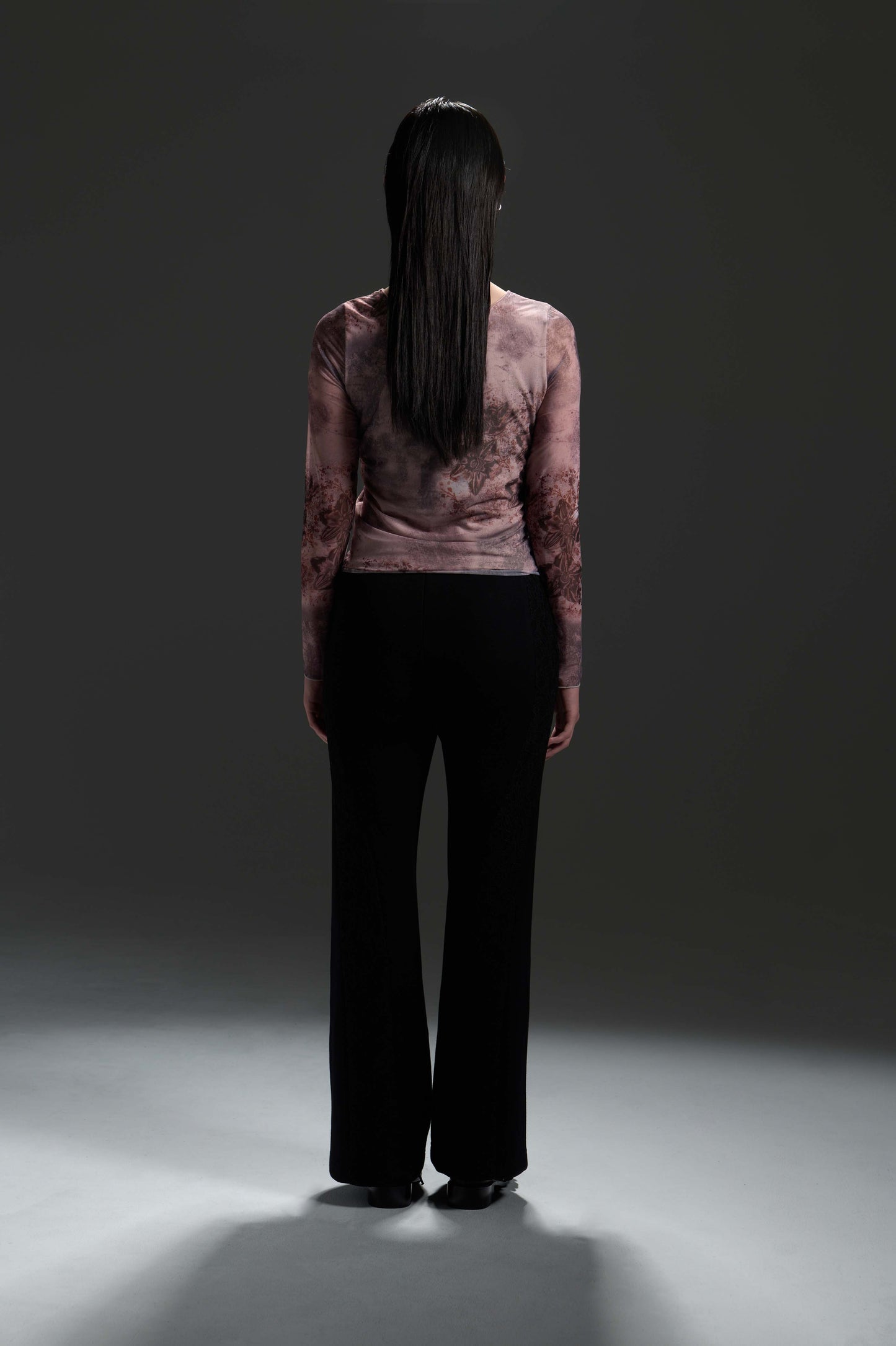 𝑳𝑳 𝒔𝒕𝒓𝒆𝒕𝒄𝒉 𝒍𝒐𝒏𝒈-𝒔𝒍𝒆𝒆𝒗𝒆 𝒕𝒐𝒑-高彈印花網布長袖上衣