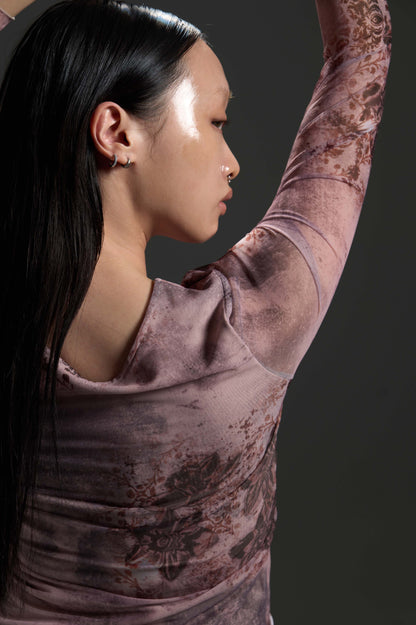 𝑳𝑳 𝒔𝒕𝒓𝒆𝒕𝒄𝒉 𝒍𝒐𝒏𝒈-𝒔𝒍𝒆𝒆𝒗𝒆 𝒕𝒐𝒑-高彈印花網布長袖上衣