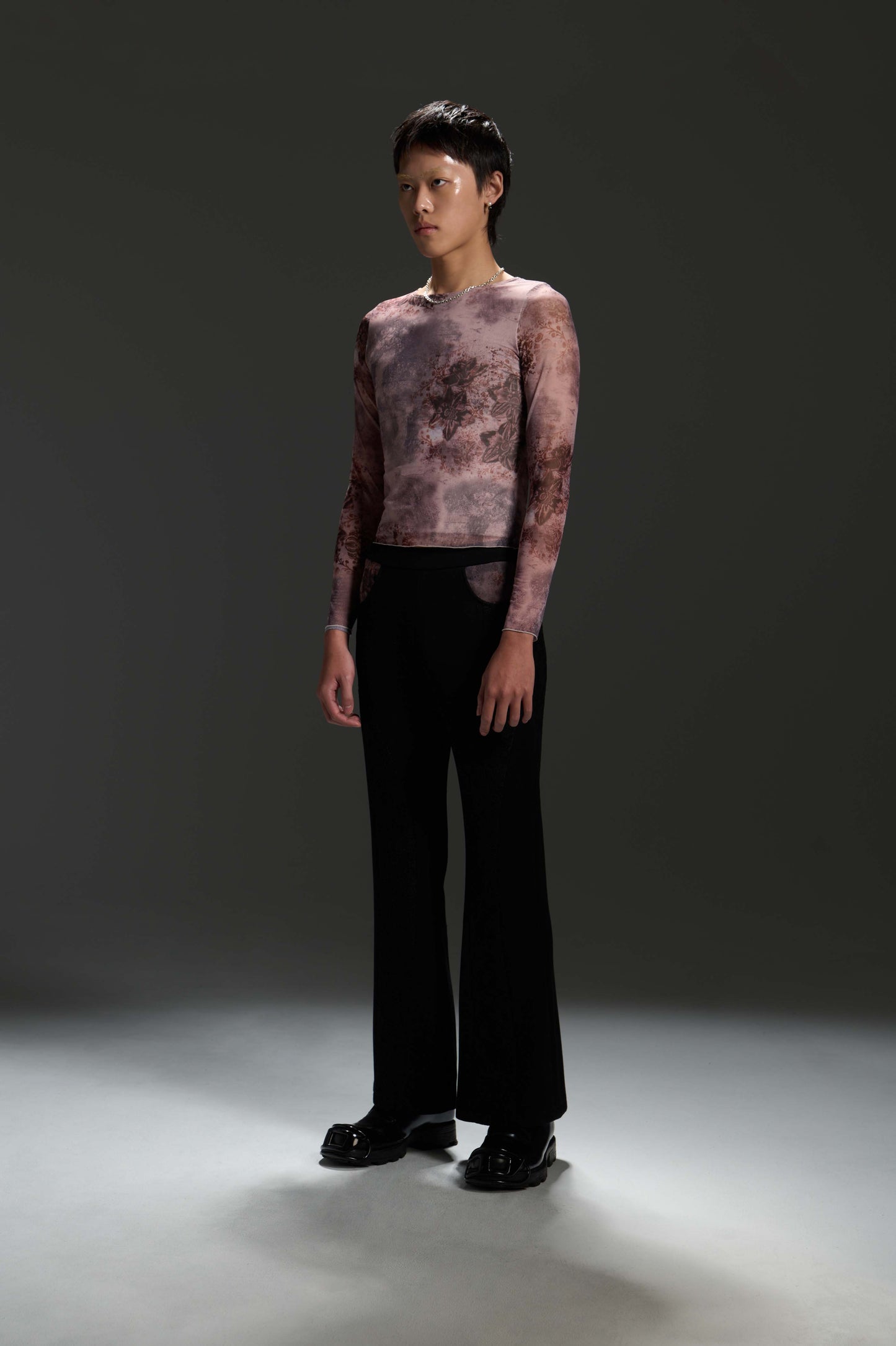 𝑳𝑳 𝒔𝒕𝒓𝒆𝒕𝒄𝒉 𝒍𝒐𝒏𝒈-𝒔𝒍𝒆𝒆𝒗𝒆 𝒕𝒐𝒑-高彈印花網布長袖上衣