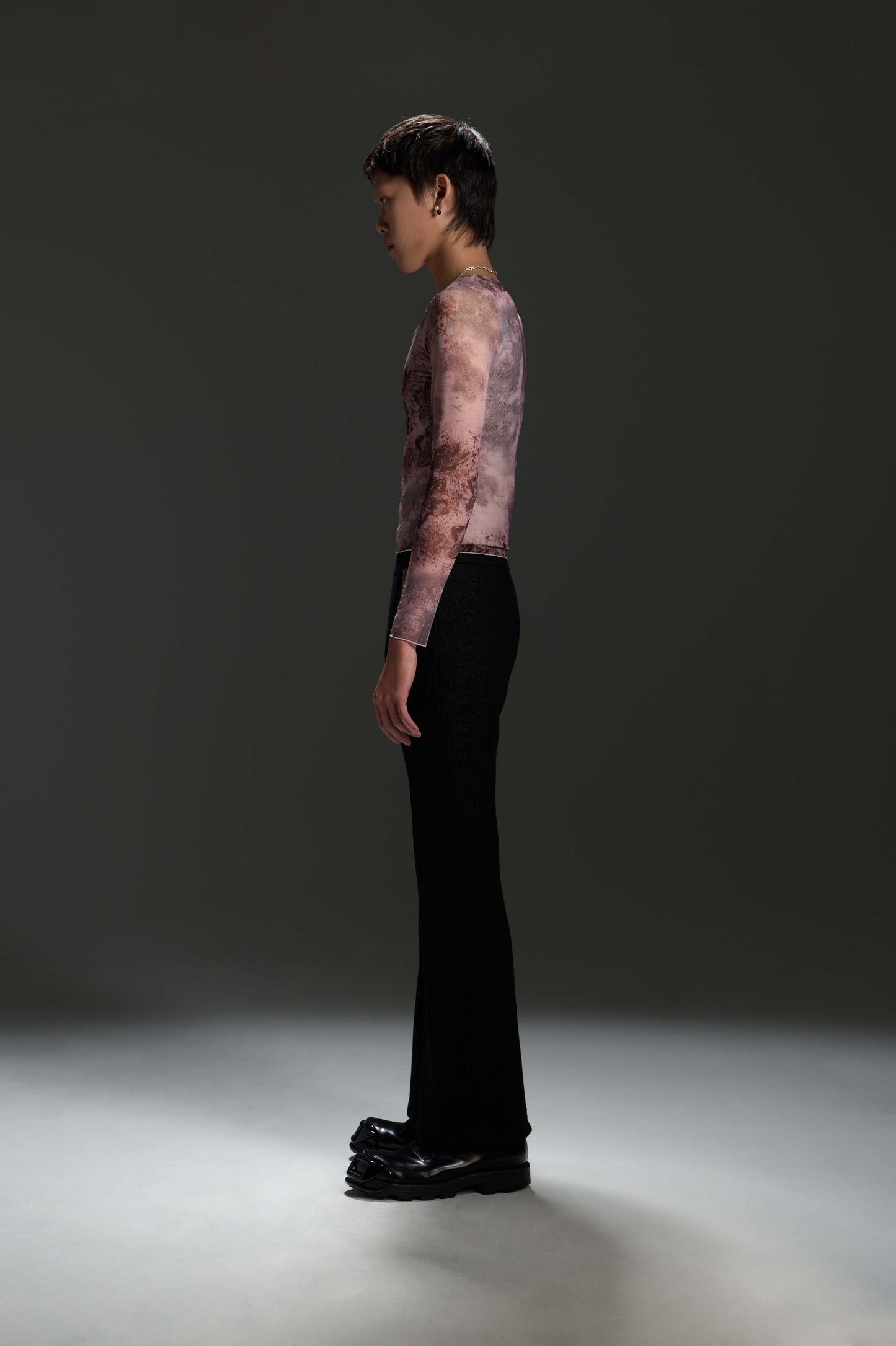 𝑳𝑳 𝒔𝒕𝒓𝒆𝒕𝒄𝒉 𝒍𝒐𝒏𝒈-𝒔𝒍𝒆𝒆𝒗𝒆 𝒕𝒐𝒑-高彈印花網布長袖上衣