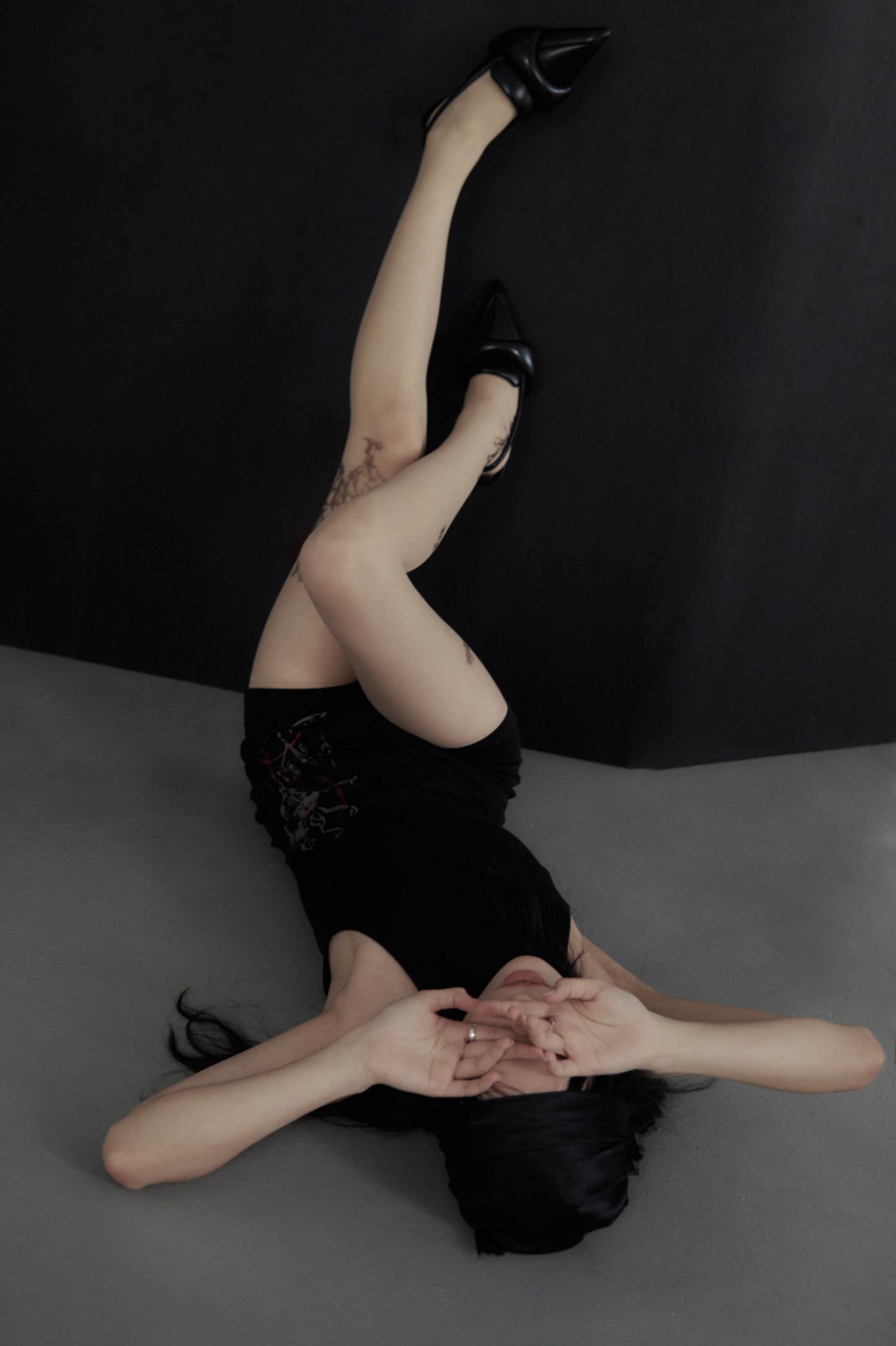 高領水仙印花削肩連身衣