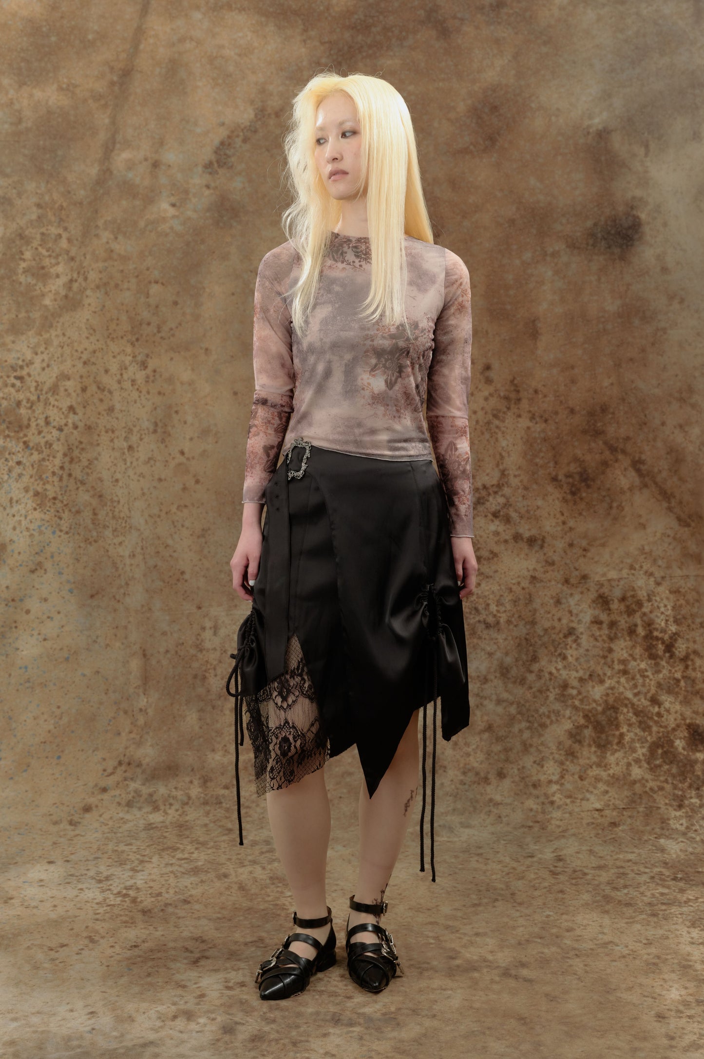 𝑳𝑳 𝑬𝒎𝒃𝒆𝒓 𝒔𝒌𝒊𝒓𝒕-扣環蕾絲抽皺多穿法片裙