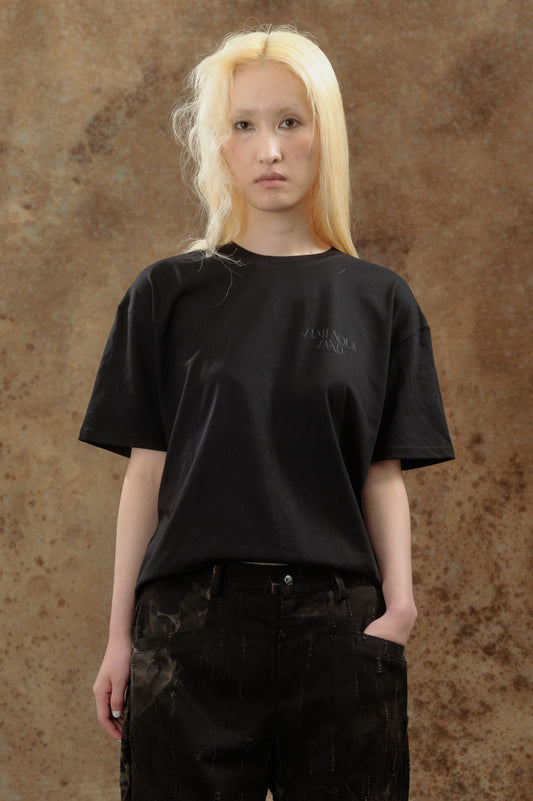 𝑳𝑳 𝑬𝒎𝒃𝒆𝒓 𝑻-𝒔𝒉𝒊𝒓𝒕-品牌後印花T恤