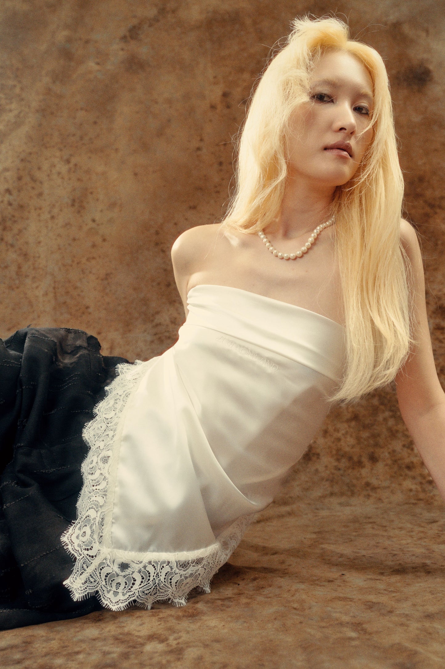 𝑳𝑳 𝑬𝒎𝒃𝒆𝒓 𝒔𝒄𝒂𝒓𝒇-絲緞蕾絲多用途方巾平口上衣