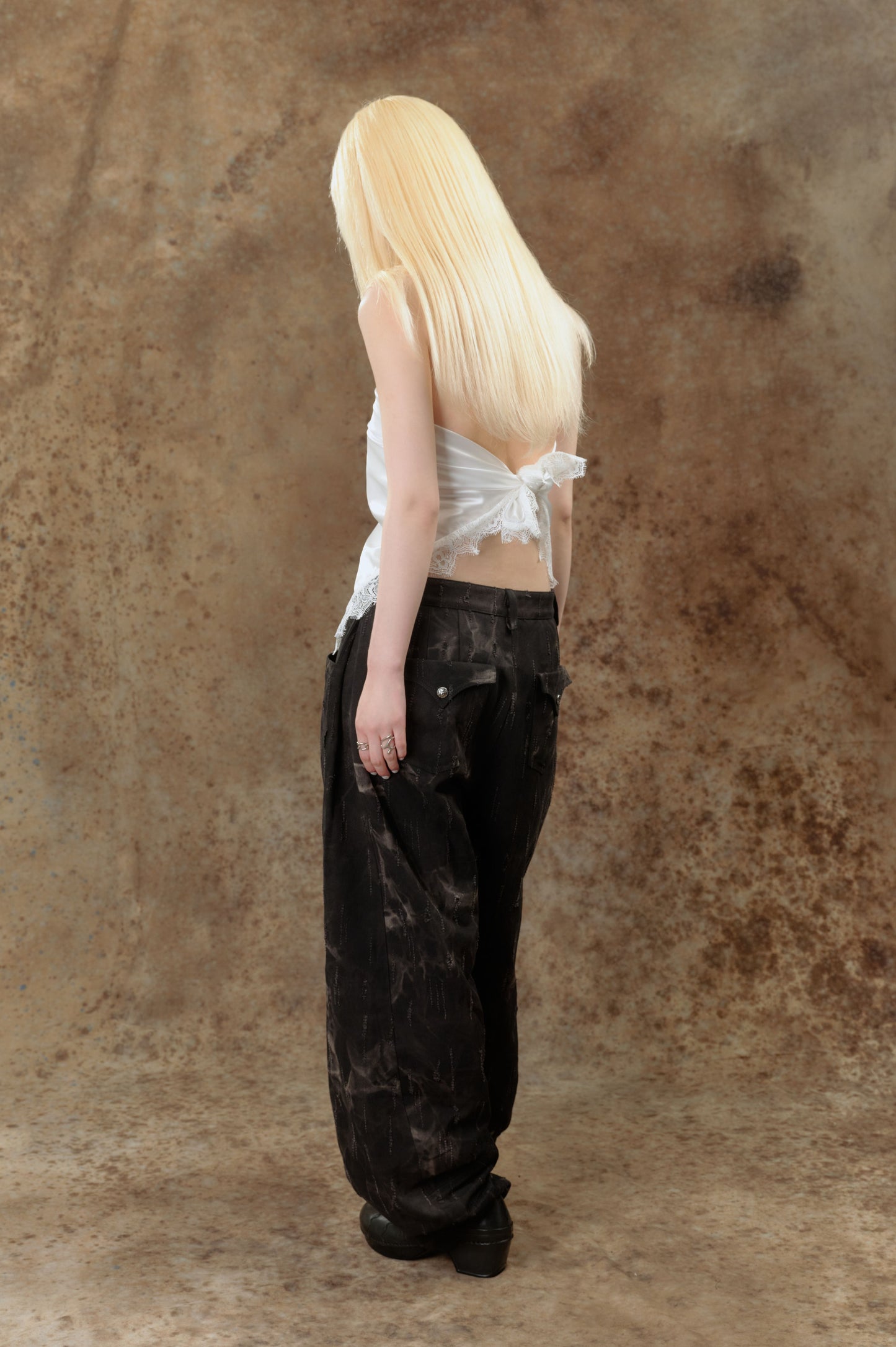 𝑳𝑳 𝑬𝒎𝒃𝒆𝒓 𝒔𝒄𝒂𝒓𝒇-絲緞蕾絲多用途方巾平口上衣